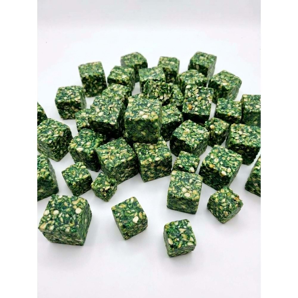 Köşeli Yeşil Renkli Delikli İri Taneli Mısır Küspesi 1kg